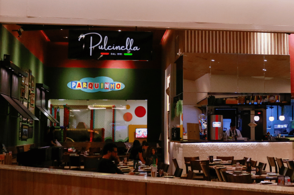 Restaurante Pulcinella - Localizado no Riomar Fortaleza. Restaurante especializado em comida Italiano